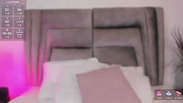 sophiee smith online show from 04-17-26, 11:35