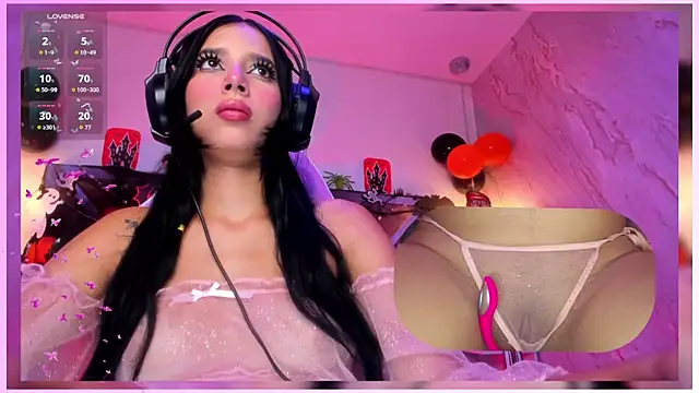 SweetieCloe  online show from 10-28-25, 09:14