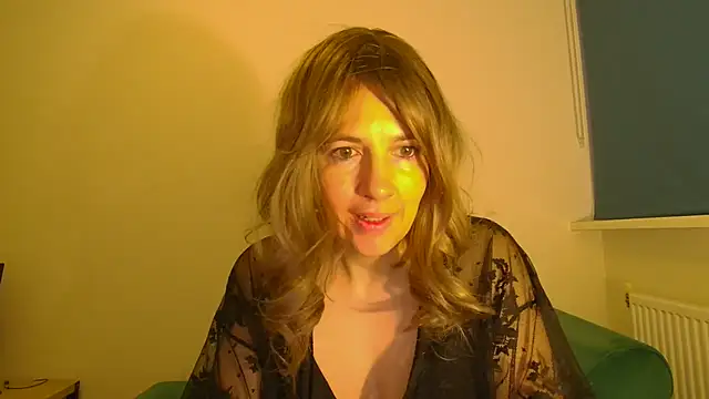 Ella Next Door online show from 11-17-25, 06:39