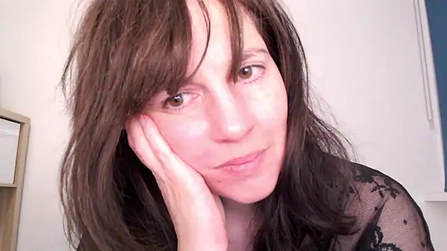 Ella Next Door online show from 01-05-26, 08:23