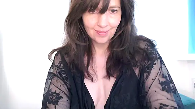 Ella Next Door online show from 04-14-26, 03:28