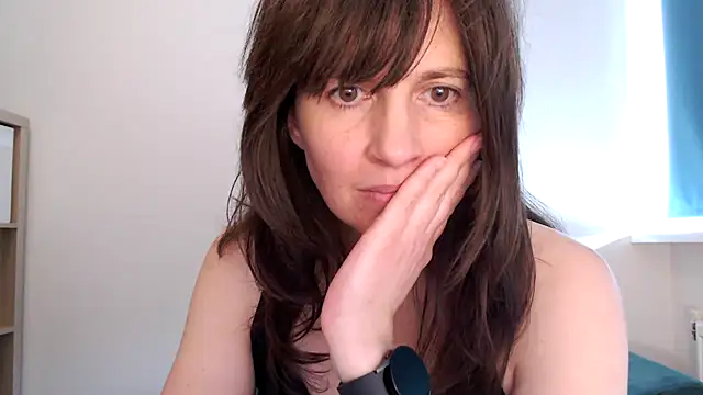 Ella Next Door online show from 03-03-26, 03:19