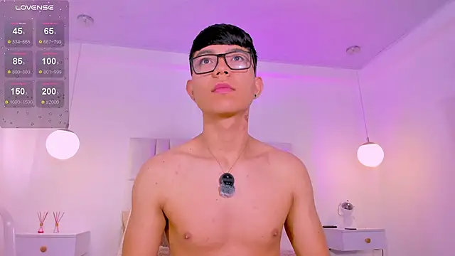 Snapshot of CodyTwink chatting on 06-19-26, 12:00 CodyTwink online show from 06-19-26, 12:00
