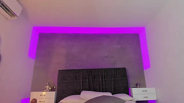 jasminehill  online show from 03-08-25, 09:18