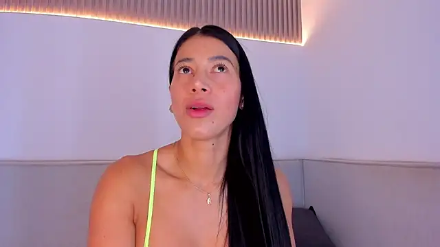 Snapshot of jasminehill_ chatting on 05-29-26, 03:18 jasminehill online show from 05-29-26, 03:18