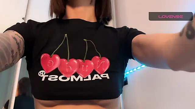 Snapshot of ellie_miu chatting on 11-18-25, 07:17 ellie miu online show from 11-18-25, 07:17