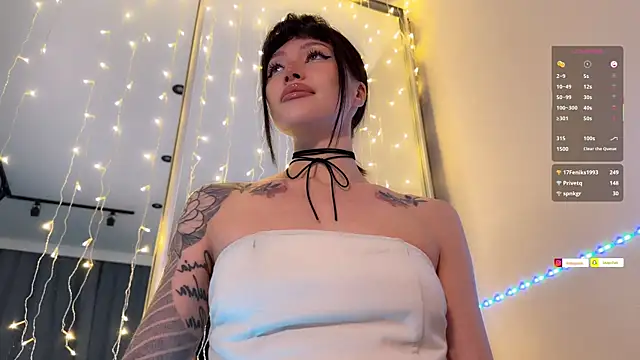 Snapshot of ellie_miu chatting on 01-12-26, 09:31 ellie miu online show from 01-12-26, 09:31