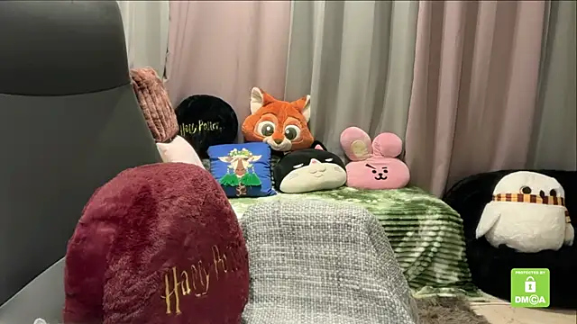 Unique-Beauty online show from 12-18-25, 04:22