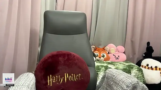 Snapshot of Unique-Beauty chatting on 02-01-26, 02:15 Unique-Beauty online show from 02-01-26, 02:15