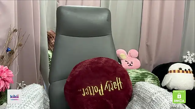 Snapshot of Unique-Beauty chatting on 01-17-26, 05:55 Unique-Beauty online show from 01-17-26, 05:55