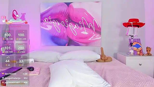 Snapshot of Miagiorgia_ chatting on 12-05-25, 07:23 Miagiorgia online show from 12-05-25, 07:23