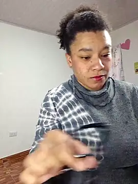 Snapshot of Selket11 chatting on 10-13-25, 11:34 Selket11 online show from 10-13-25, 11:34
