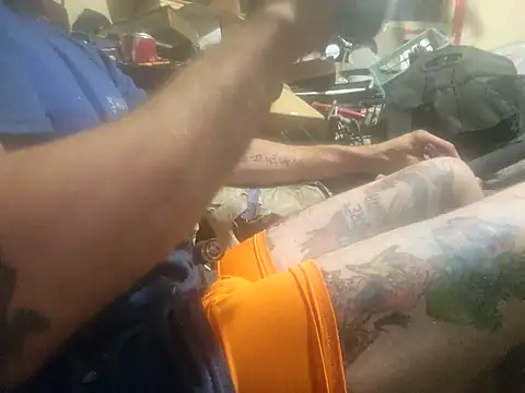 robeaulieu02 online show from 10-19-25, 08:28