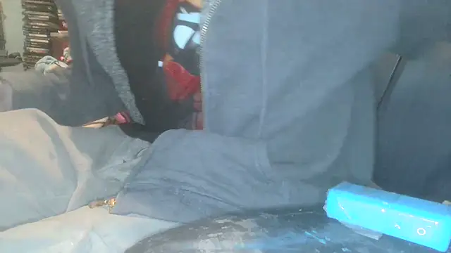 robeaulieu02 online show from 10-26-25, 09:48