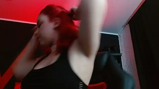 Snapshot of Naty_slavedoll chatting on 02-18-25, 12:48 Naty slavedoll online show from 02-18-25, 12:48