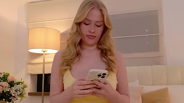 Snapshot of JuliaJaee chatting on 06-07-26, 05:07 JuliaJaee online show from 06-07-26, 05:07