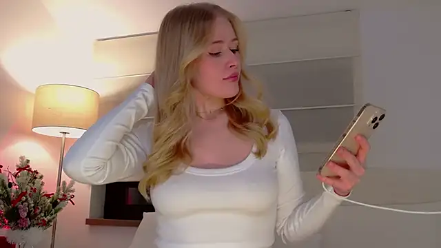 JuliaJaee online show from 01-11-26, 06:04