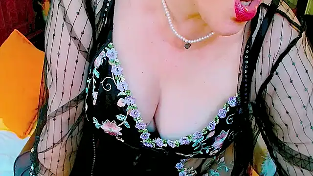 Snapshot of GattonaBiondona chatting on 05-28-26, 08:11 GattonaBiondona online show from 05-28-26, 08:11