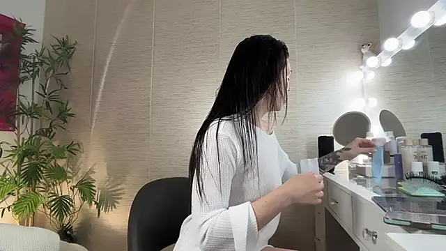 Snapshot of NattyFierros chatting on 05-19-26, 04:47 NattyFierros online show from 05-19-26, 04:47