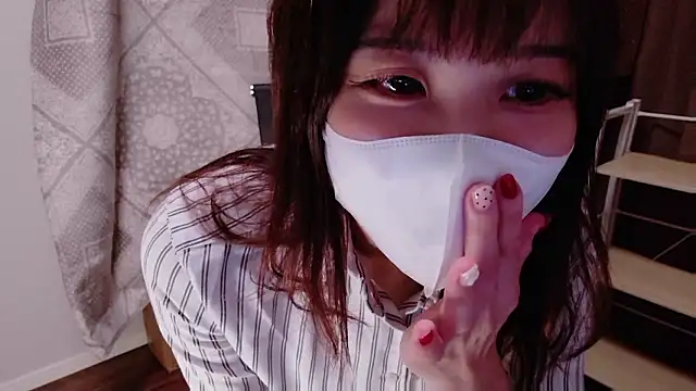 Snapshot of ManaMi-maru chatting on 10-15-25, 11:51 ManaMi-maru online show from 10-15-25, 11:51