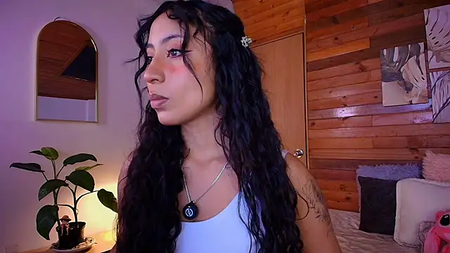 amber curly online show from 07-25-26, 03:18
