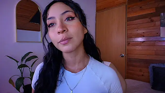 Snapshot of amber_curly chatting on 05-29-26, 05:52 amber curly online show from 05-29-26, 05:52