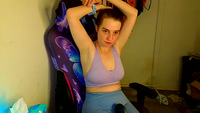 Snapshot of EvieRoseex chatting on 06-23-26, 11:47 EvieRoseex online show from 06-23-26, 11:47