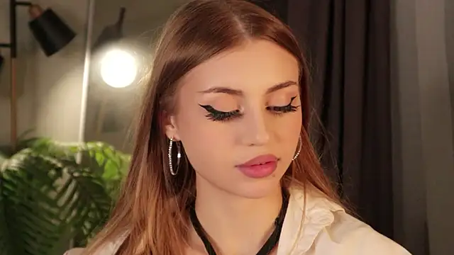 Sandy-the-Squirrel online show from 03-07-25, 05:38