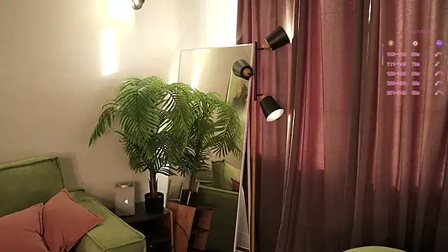 Sandy-the-Squirrel online show from 10-29-25, 12:48