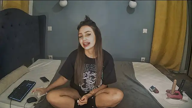 Snapshot of AnnaMaee chatting on 01-19-25, 10:39 AnnaMaee online show from 01-19-25, 10:39