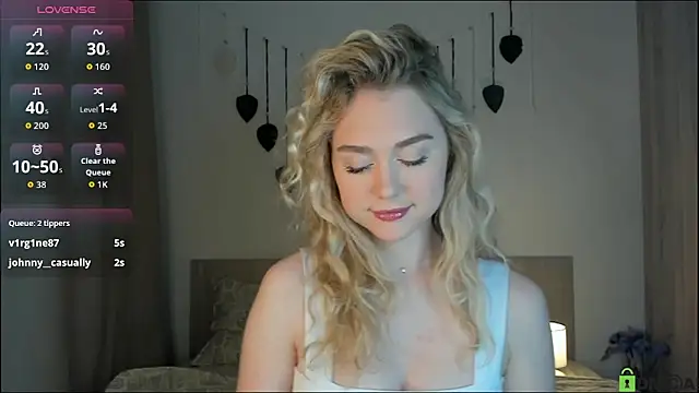 Snapshot of TheVanessaMaes chatting on 09-11-25, 10:32 TheVanessaMaes online show from 09-11-25, 10:32