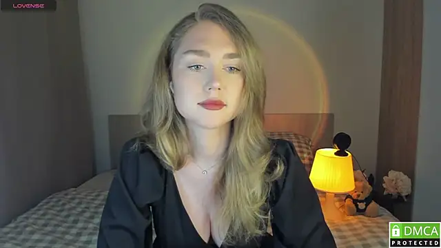 Snapshot of TheVanessaMaes chatting on 03-05-25, 11:27 TheVanessaMaes online show from 03-05-25, 11:27