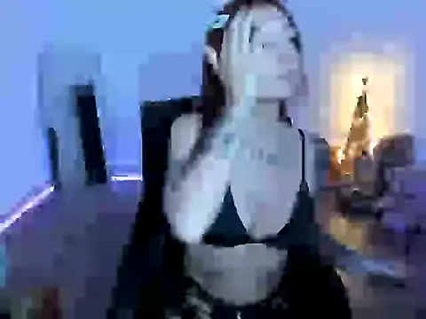 luxurybaby online show from 12-18-25, 01:00