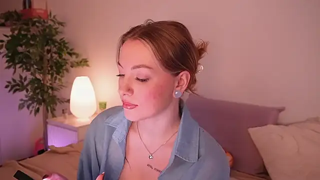 Snapshot of kris69kiss chatting on 03-04-26, 12:57 kris69kiss online show from 03-04-26, 12:57