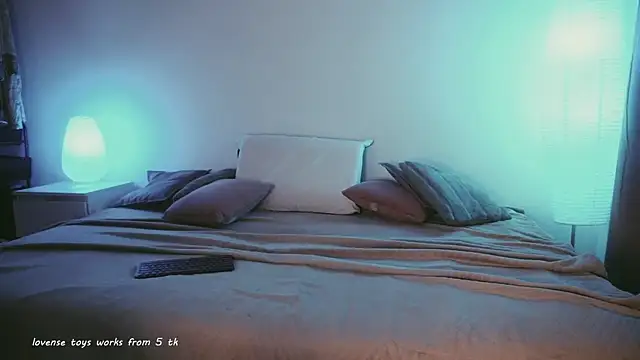 Snapshot of kris69kiss chatting on 10-23-25, 04:05 kris69kiss online show from 10-23-25, 04:05