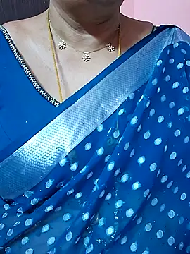Snapshot of ananya956 chatting on 06-15-26, 05:29 ananya956 online show from 06-15-26, 05:29