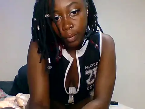 Snapshot of Lyiaspark chatting on 02-02-25, 11:18 Lyiaspark online show from 02-02-25, 11:18