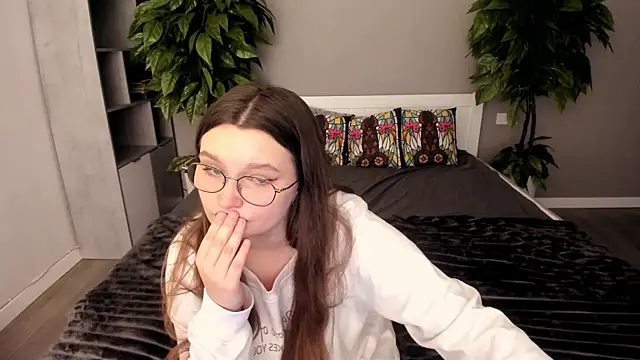 MagicPeachh  online show from 11-20-25, 01:34