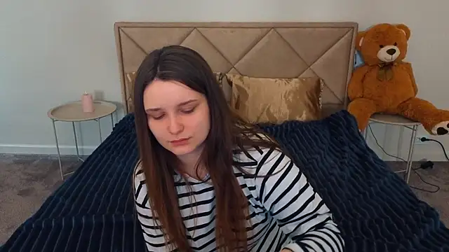 MagicPeachh  online show from 05-01-26, 05:34