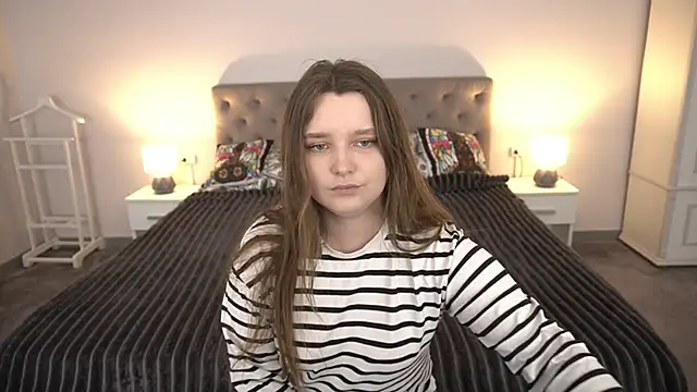 MagicPeachh  online show from 06-17-26, 12:48