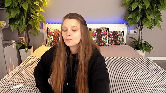 MagicPeachh  online show from 09-09-25, 08:13