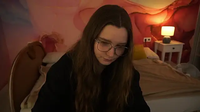 MagicPeachh  online show from 09-30-25, 07:58