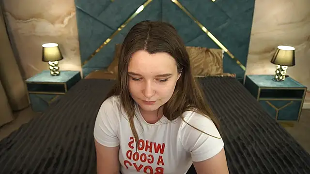 MagicPeachh  online show from 07-15-26, 06:04