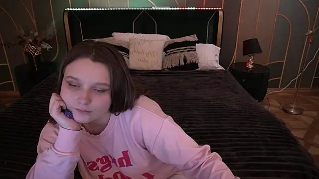 MagicPeachh  online show from 12-03-25, 01:54