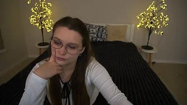 MagicPeachh  online show from 11-23-25, 01:43