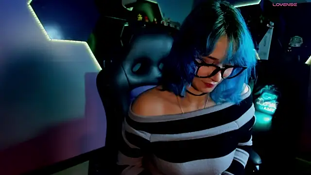 Ramona Flower online show from 12-21-25, 03:19