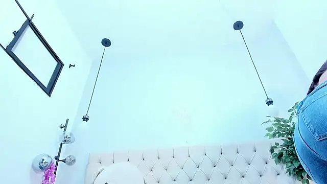 Victoria Coleman online show from 11-17-25, 09:19