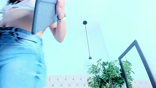 Victoria Coleman online show from 11-06-25, 07:29