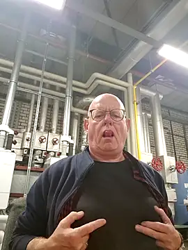 andrejoyfull64 online show from 10-07-25, 09:21