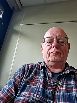 andrejoyfull64 online show from 10-27-25, 01:56